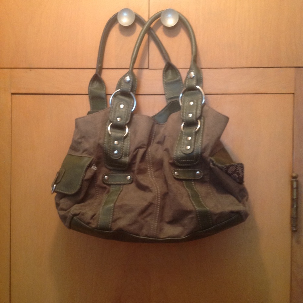 Mondani Green Shoulder Bag